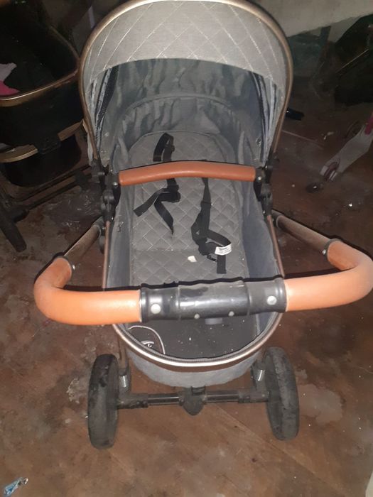 Срочно продам коляску