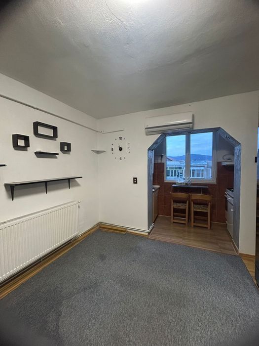 Vând garsoniera situata in Dumbrava Nord