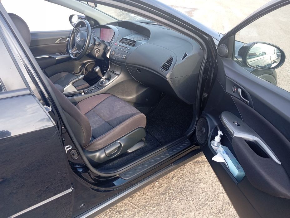 Honda Civic hatchback 2009 - 1.8 benzina  140HP 250 000 km