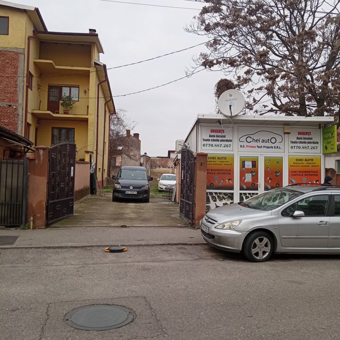 Vind teren 800 m ultracentral Pitești