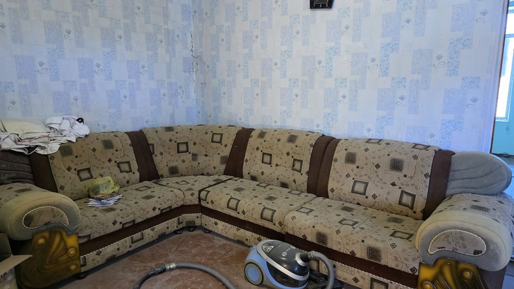 Divan ugolok b/u