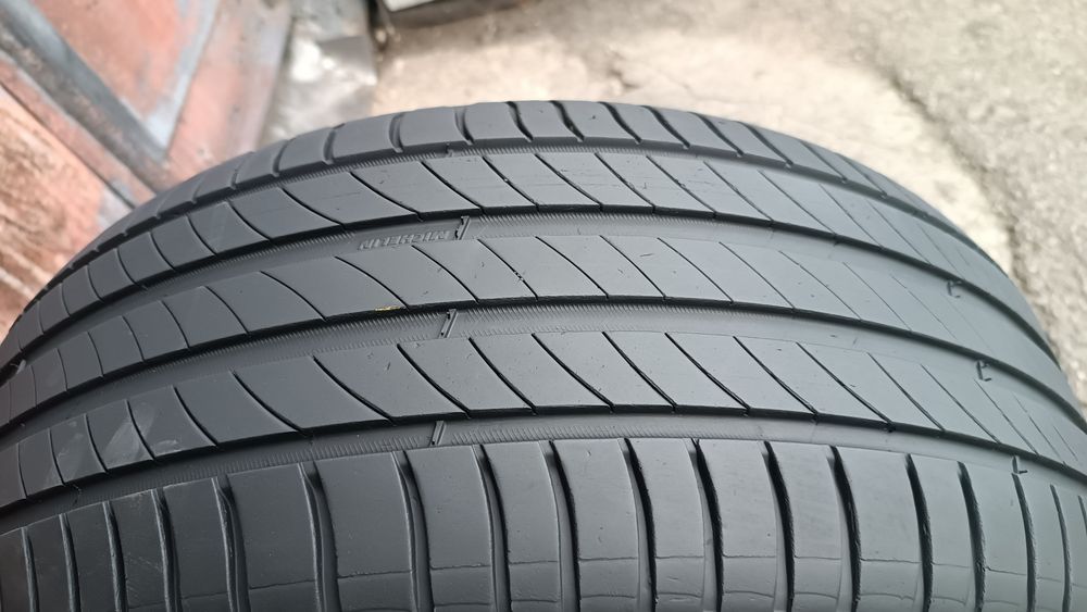 225/50/17 Michelin