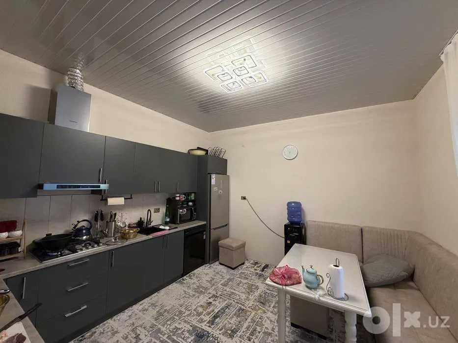 ID26001 Uch Qahramon tarafda 4 xonali evro uy ijaraga beriladi.