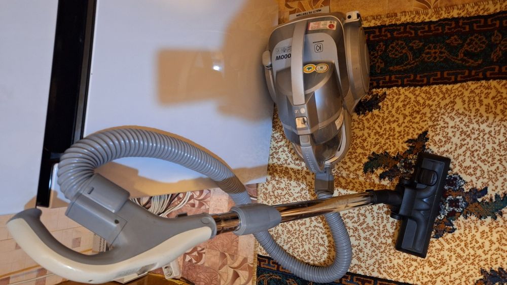Пылесос LG 2000W