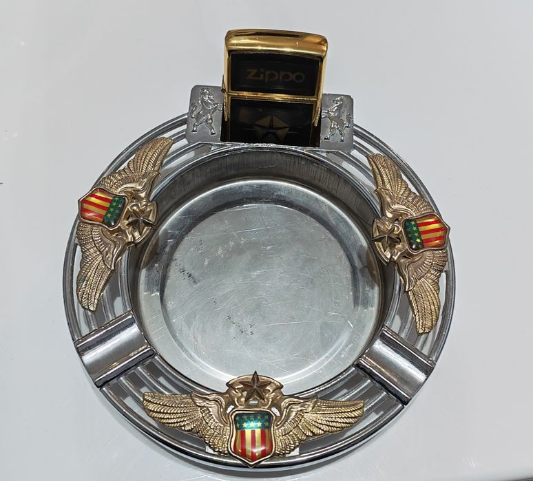 Запалка и пепелник Zippo
