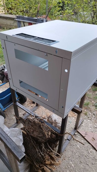 Комуникационен шкаф - сървърен шкаф - рак шкаф 10U