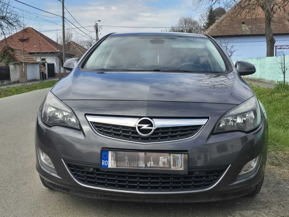 Opel Astra J hatchback