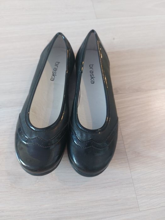 Обувь для девочки лодочки и лоферы  кожаные 36 размера