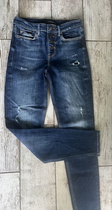 2бр Дамски скини дънки Guess 25 н