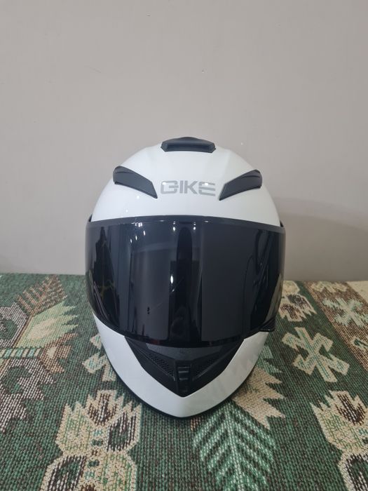 Продаю мотошлем состояние новое