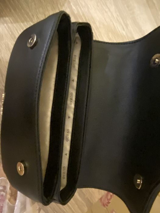 Guess нова оригинална чанта