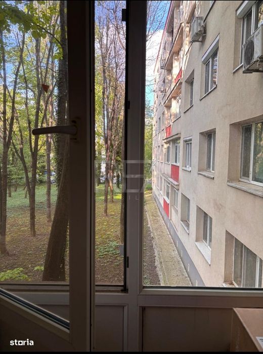 4 camere - decomandat - parcare + boxa