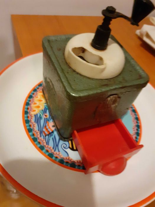 Rasnita romaneasca Resita vintage