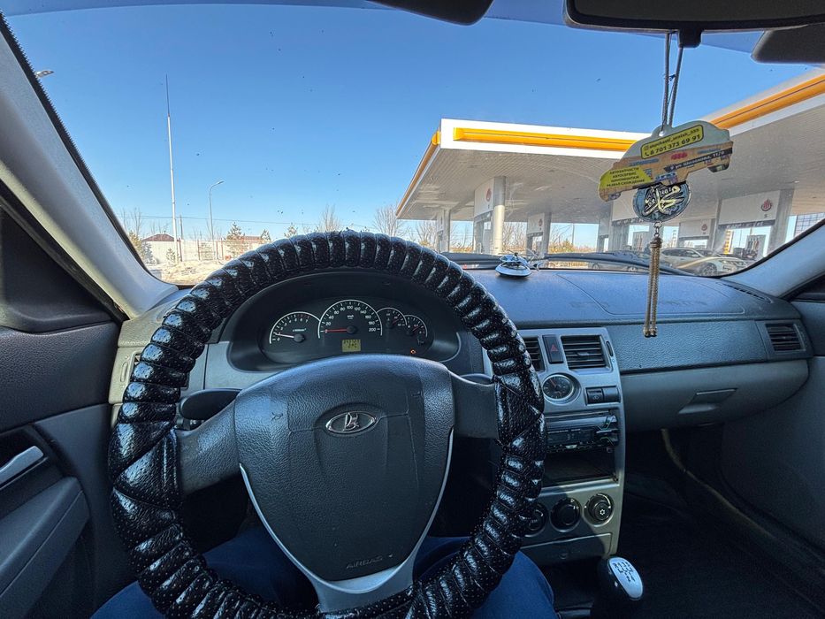 Машина сатылады приора