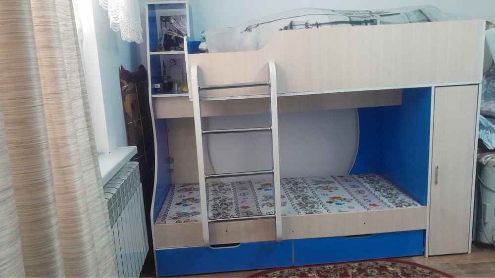 Двухъярусная кровать