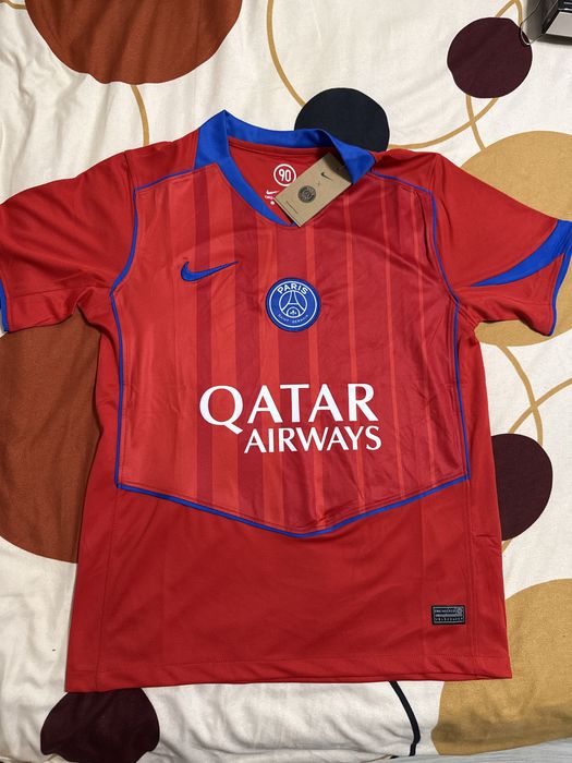 Tricou PSG third kit rosu sezonul nou fotbal