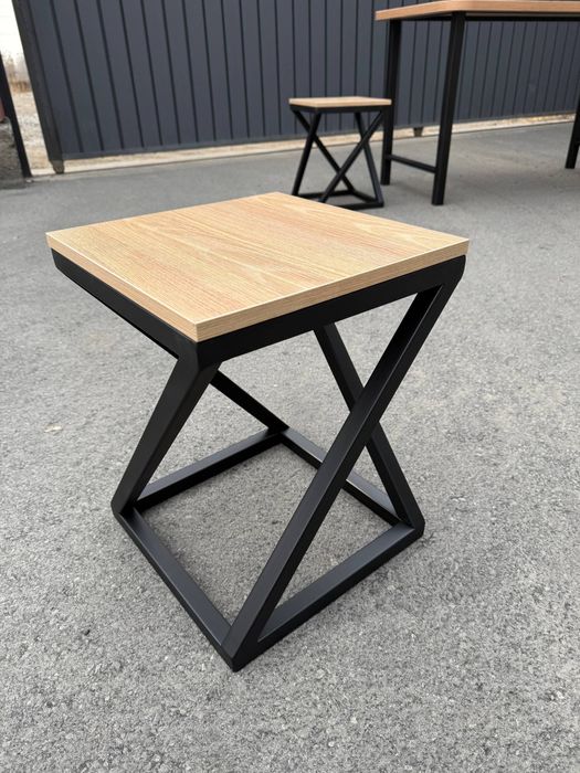 кухонный стол, табуретка