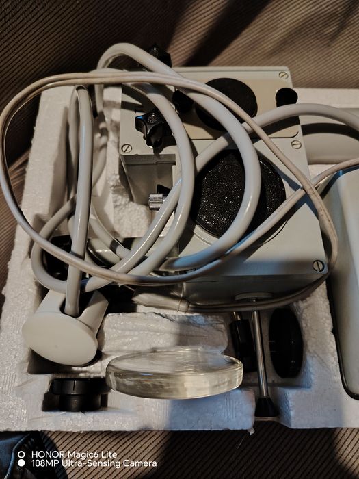 Захранващ блок за лампа на микроскоп