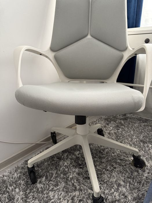 Masa Birou + scaun birou cu lombar