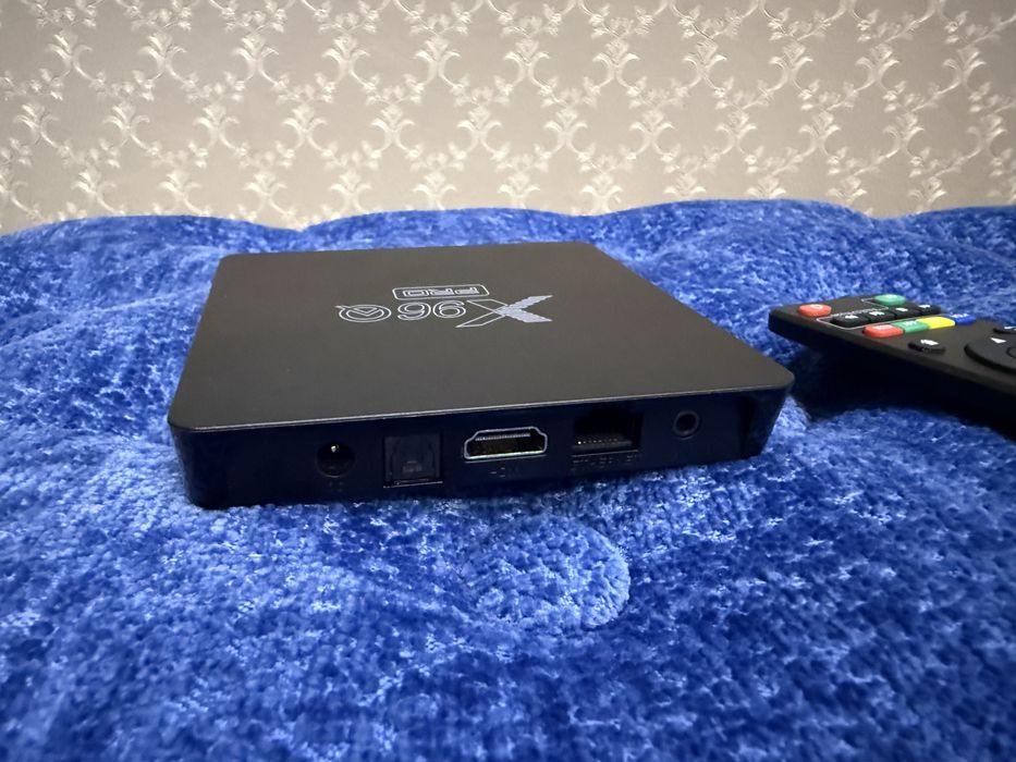 * Android Tv box приставка X96 Pro 4K почти новая с кучей онлайн канал