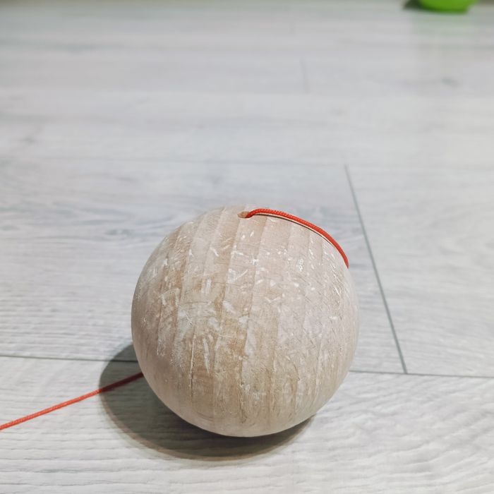 Vând bila de kendama nature cu ken karo