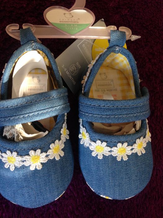 затворени буйки момиче 3-6 мес.