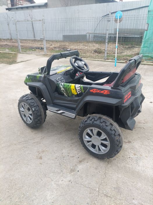 Masinuta electrica  pentru copii 4x4