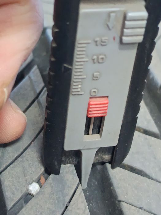 225/65/17 102V Kumho