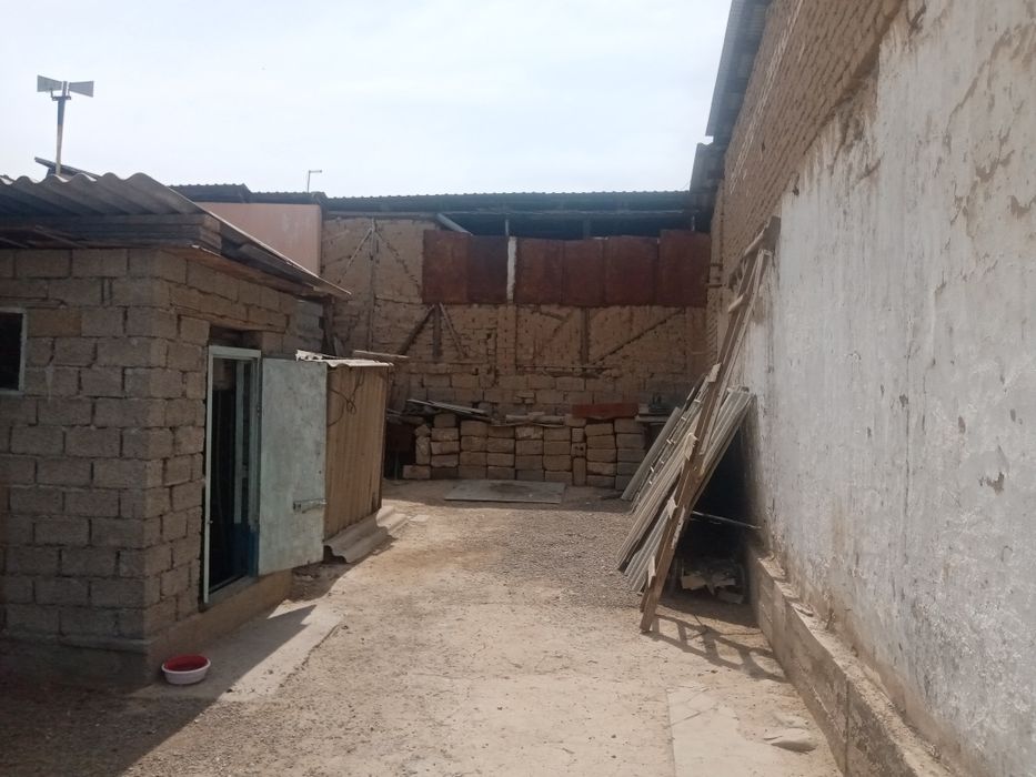 Srochniy Uchastka sotladi 2.2 sotik 4 xona Muxtor Ashrafiy  Yashnabod