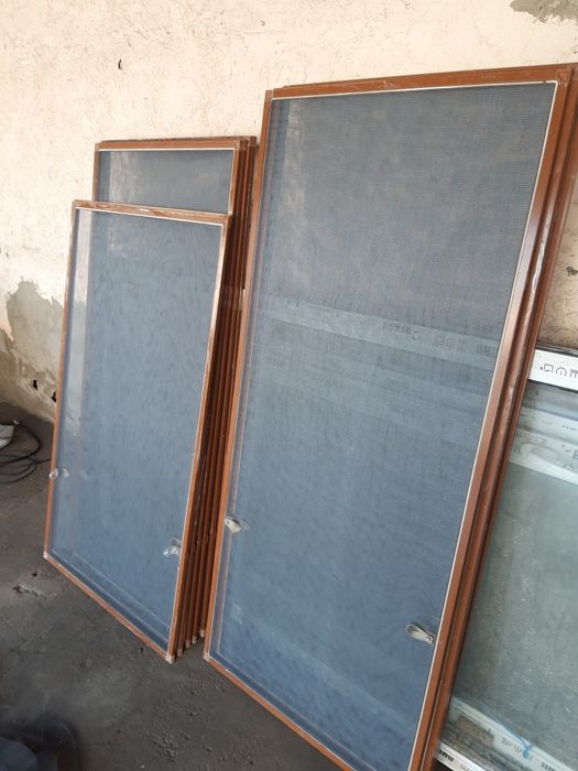 Маскитная сетка + решётка 2 в одном.