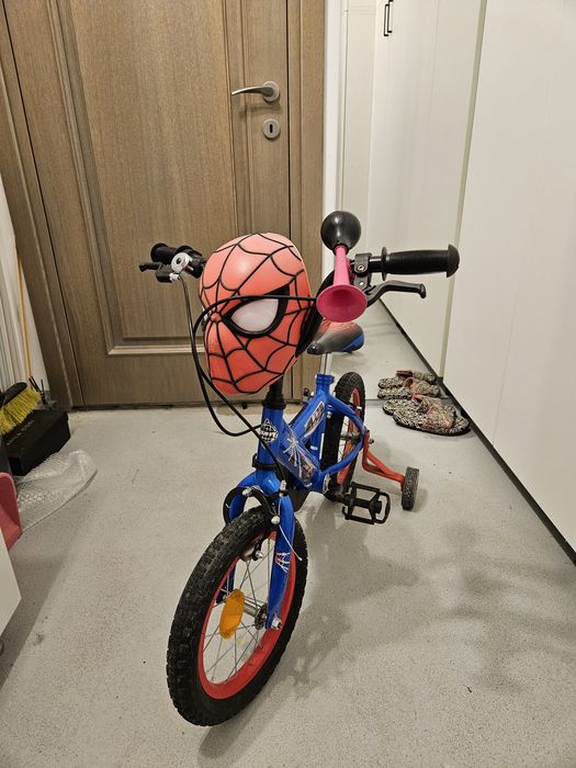 Bicicleta Spider Man cu roti ajutatoare