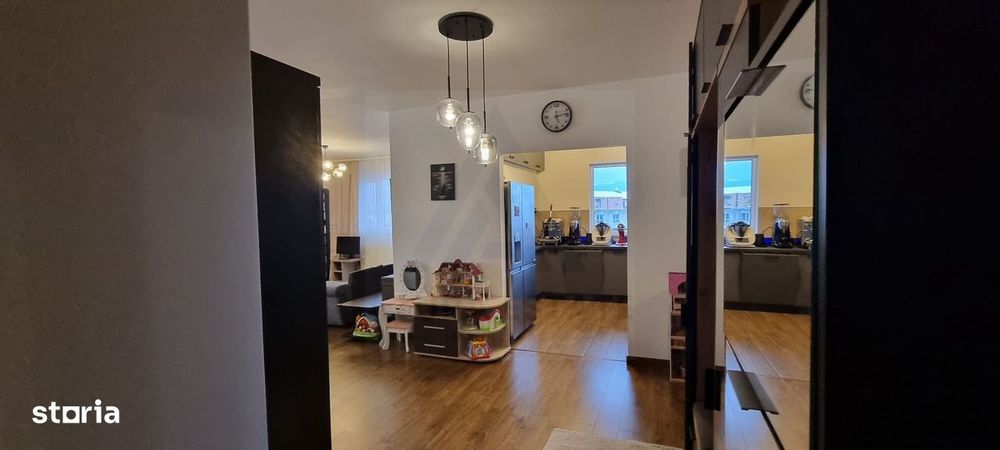Apartament 3 camere decomandat 93 mp + terasă  zona Piața Rahovei