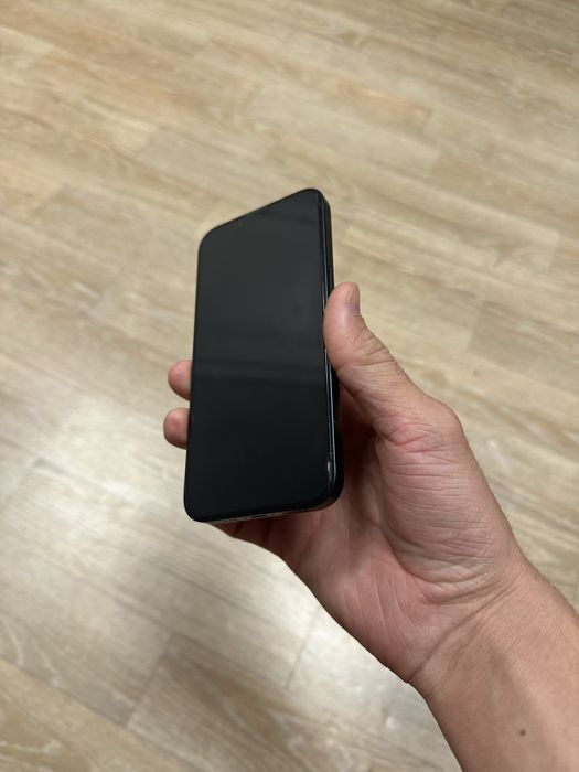 iPhone 13 с гарантией