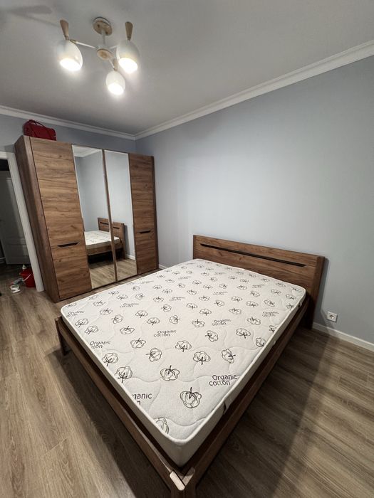 Продам спальный гарнитур в отличном состоянии