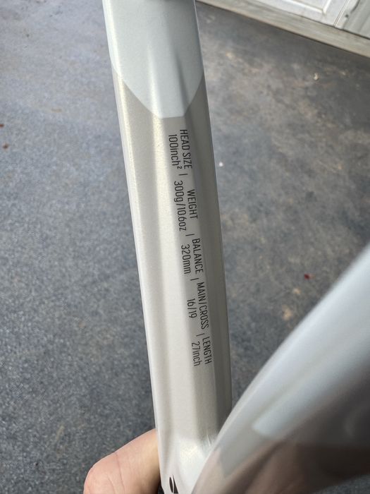 Racheta Yonex vcore 100 L 2