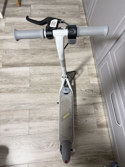 Vând trotinetă electrică pentru copii Segway Ninebot