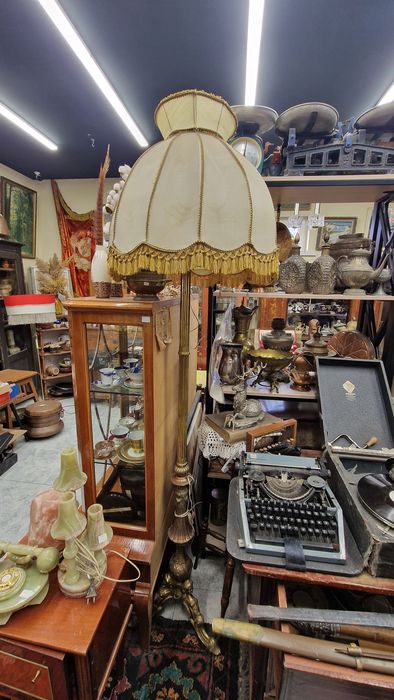 Торшеры и настольные лампы