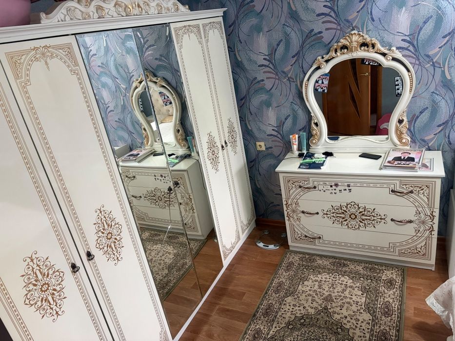 Спальный гарнитур