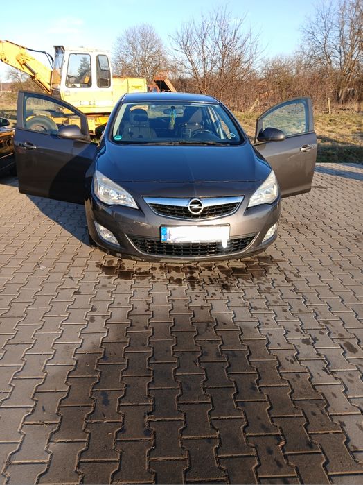 Opel astra j 2010