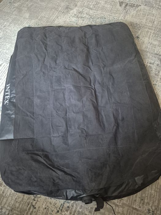 Надувной матрас с внутренним насосом