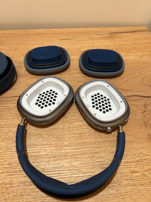 Продам AirPods MAX с Lightning