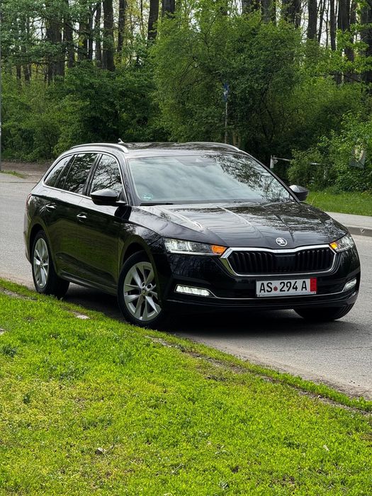 Skoda Octavia Manuala, Bord Virtual, Distronic,Head up display