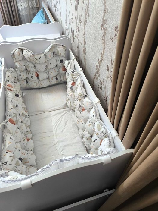 Продаётся.Новая  детская  кровать.