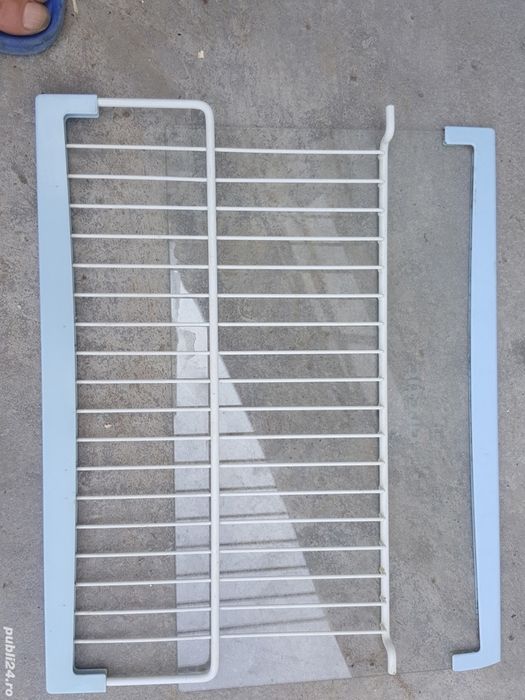 Rafturi și cutii combina frigorifica Arctic - 20ron bucata 
Fai mare v