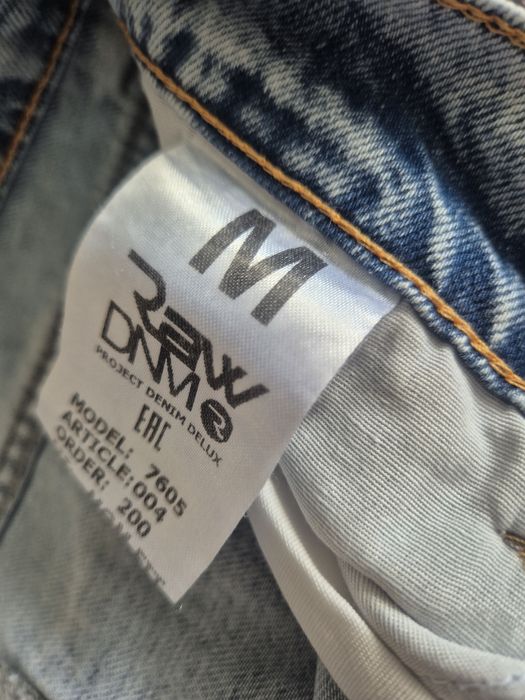Продам женские джинсы