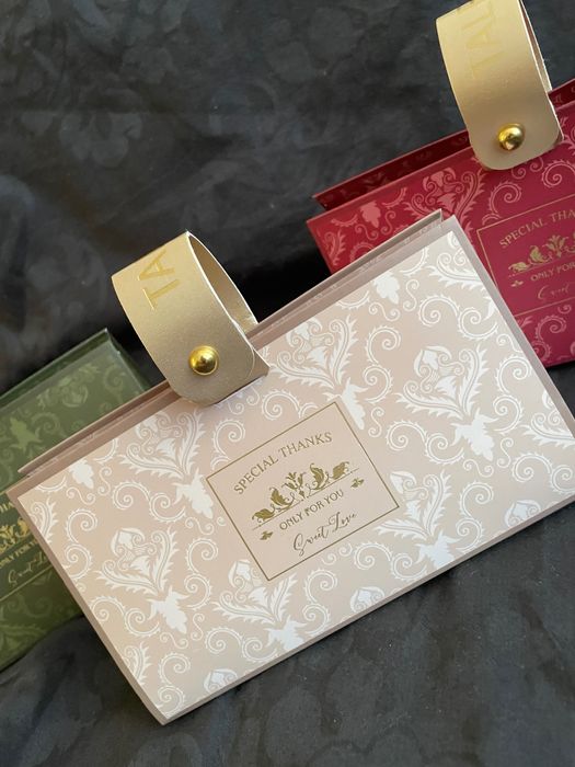 Подаръчни кутии тип чантичка НОВИ!