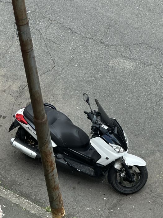 Yamaha x-max 250