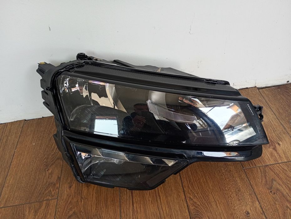 Far dreapta Skoda karoq halogen original Europa cod 57b941016A