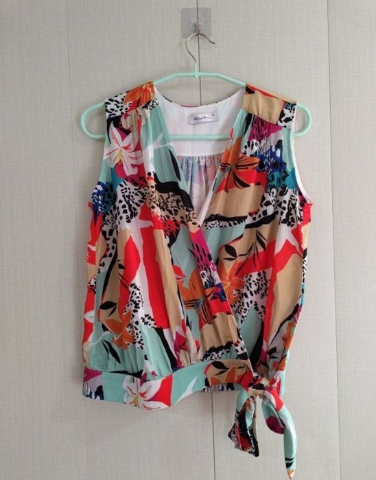 Футболки женские по 20.000 и по 10.000, Selfie, Anaki