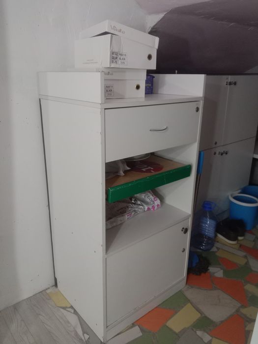 Стеллаж,ветриналар